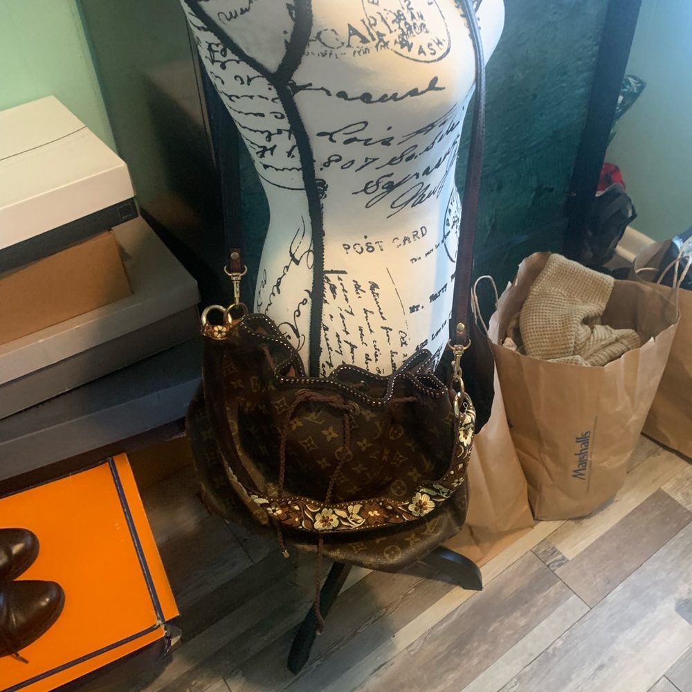 Louis Vuitton Brown Monogram Drawstring Shoulder Bag - Picture 3 of 16